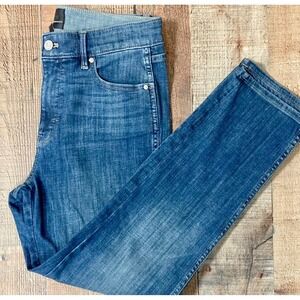 White House Black Market High-Rise Straight Leg Everyday Soft Jeans Size 8